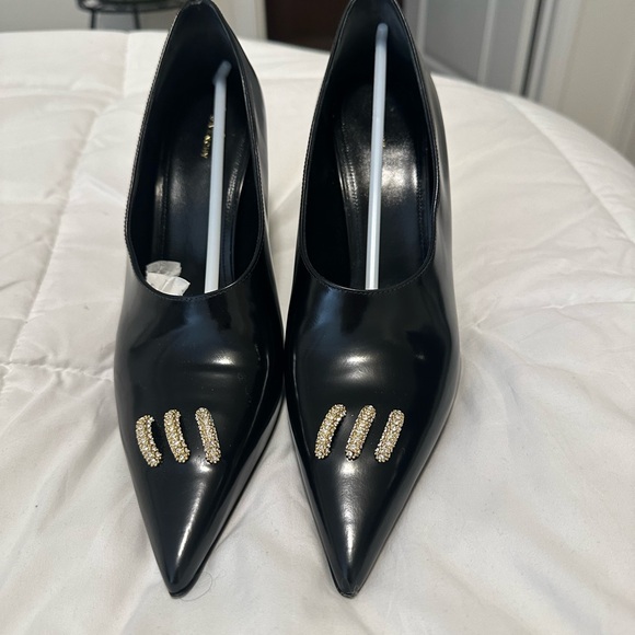 Givenchy Shoes - New Givenchy Crystal Show Ring Leather pump, size 39